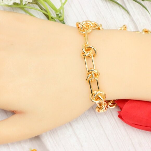 "Trendy Handmade Bracelet – A Thoughtful Gift for Girls & Women | UNVRC1635 - Picture 6 of 10
